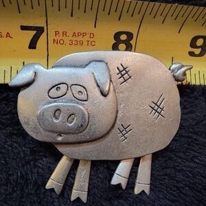 JJ pig pin
